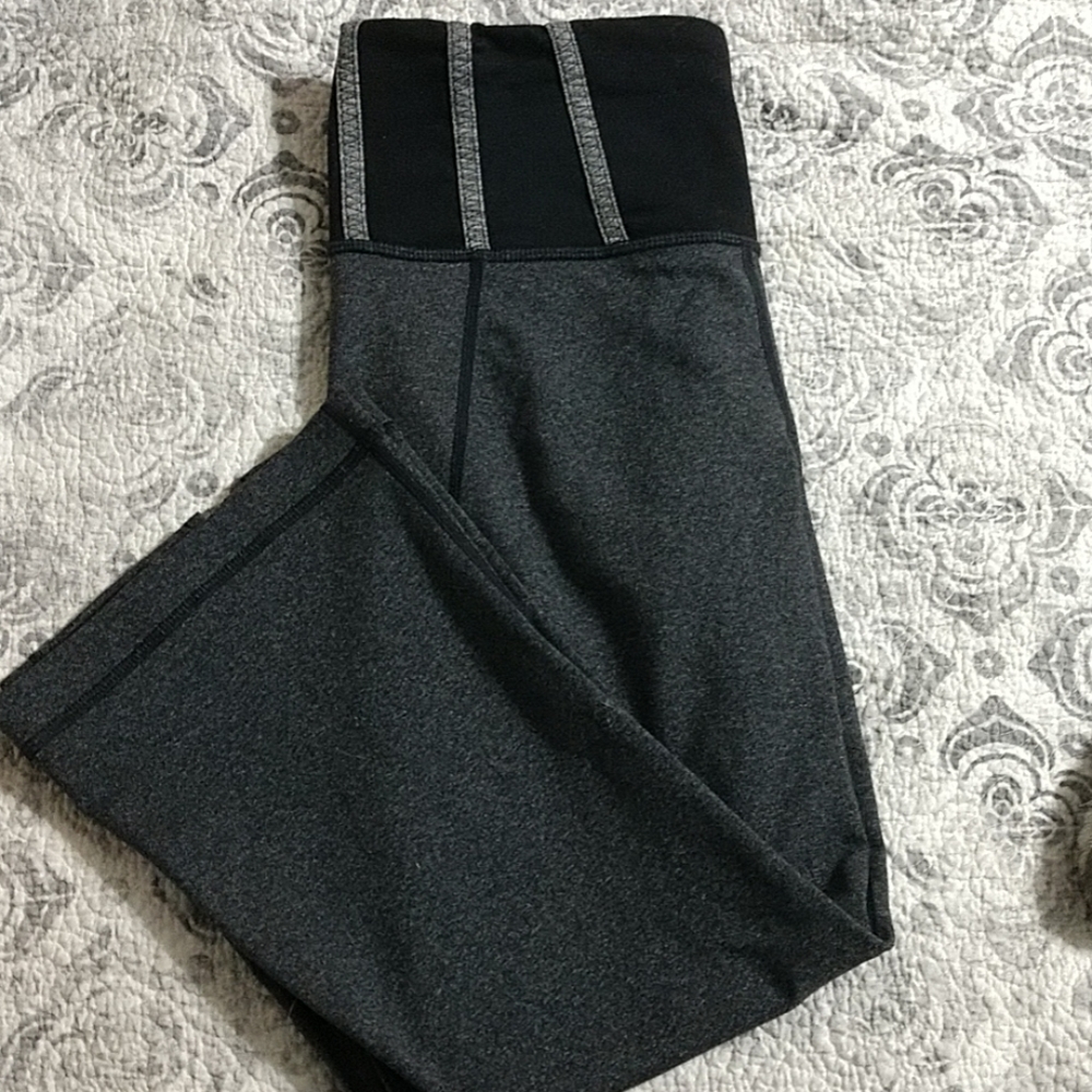 Lululemon legging capris - Grey/Black